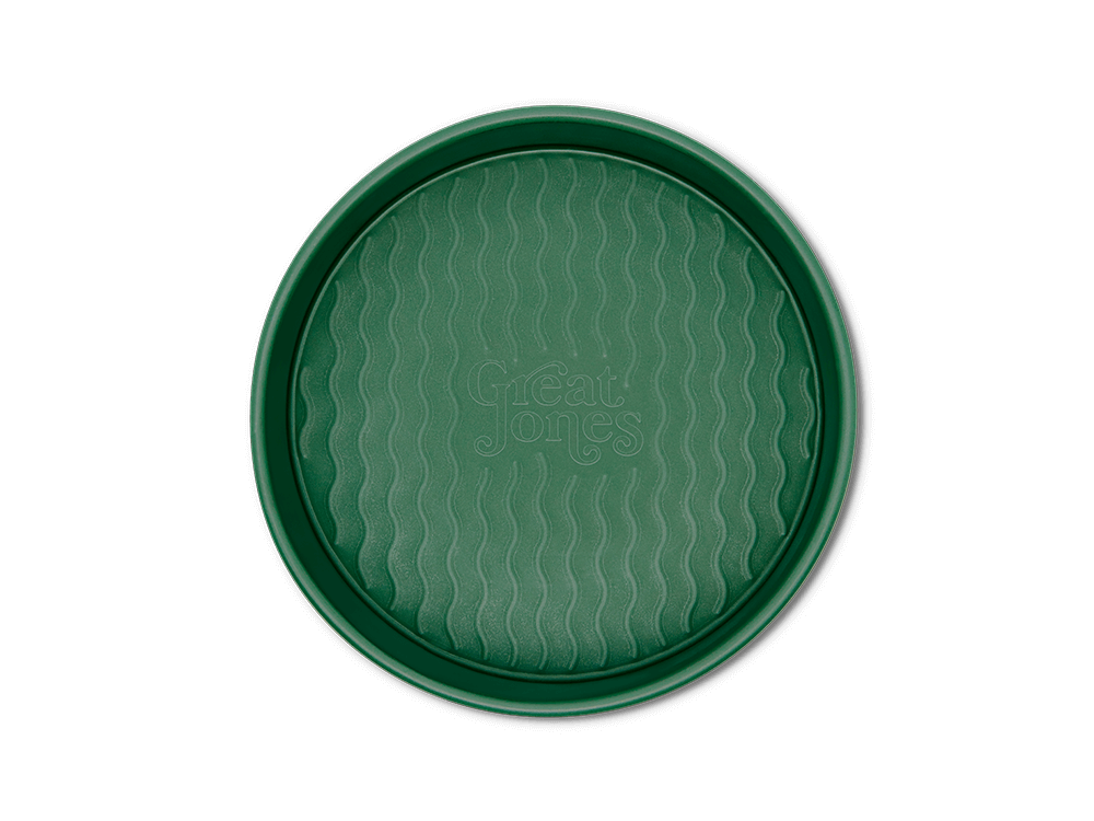 Great Jones Patty Cake 9-Inch Round Cake Pan